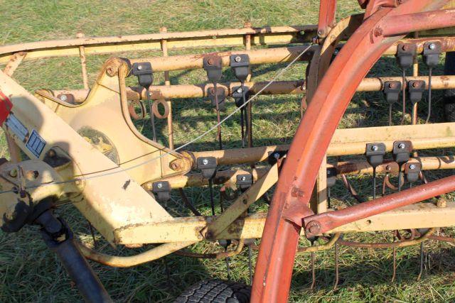 NEW HOLLAND ROLABAR 256 RAKE