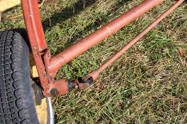 NEW HOLLAND ROLABAR 256 RAKE