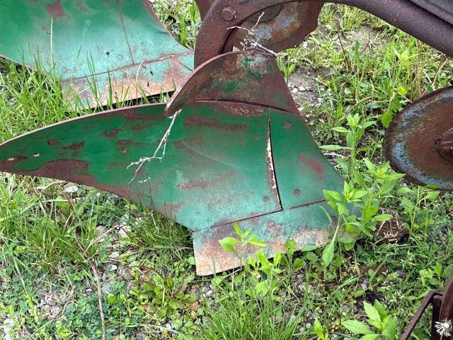 3 BOTTOM PLOW