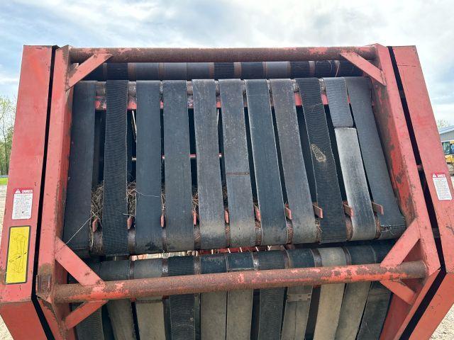 AVCO 456 ROUND BALER