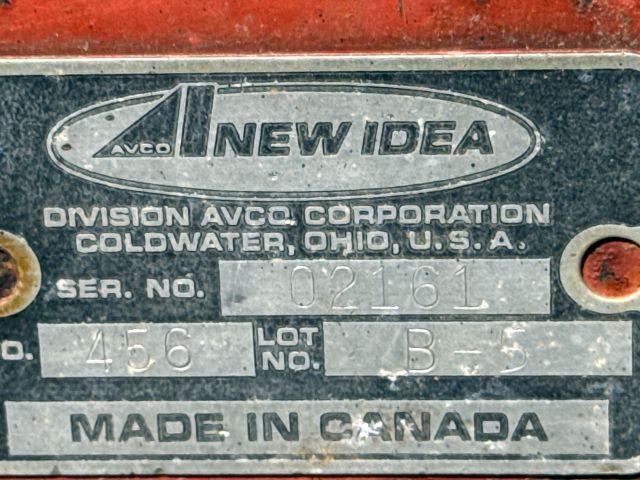 AVCO 456 ROUND BALER