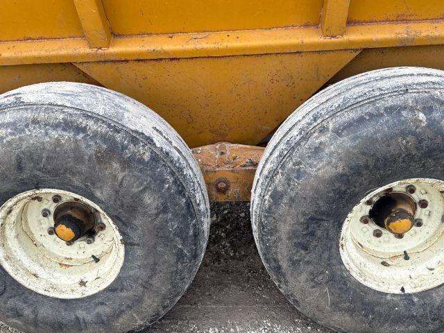 KUHN KNIGHT 8118 MANURE SPREADER