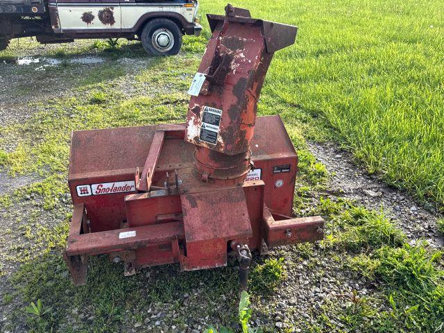 MCKEE 220 SNOW BLOWER