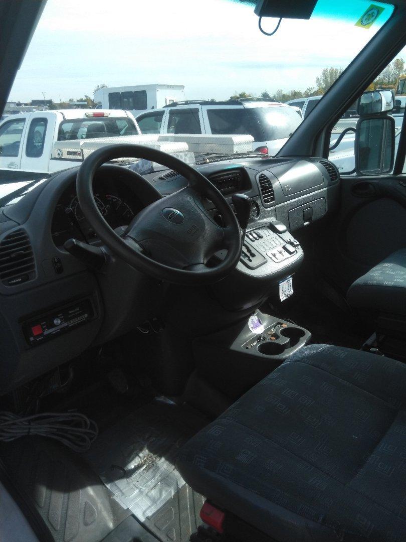 2002 FORD F650