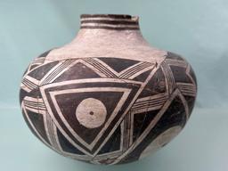 HIGHLIGHT 9"x11" Snowflake Black on White Olla Anasazi, Arizona, 95% Complete, Broken and Reglued