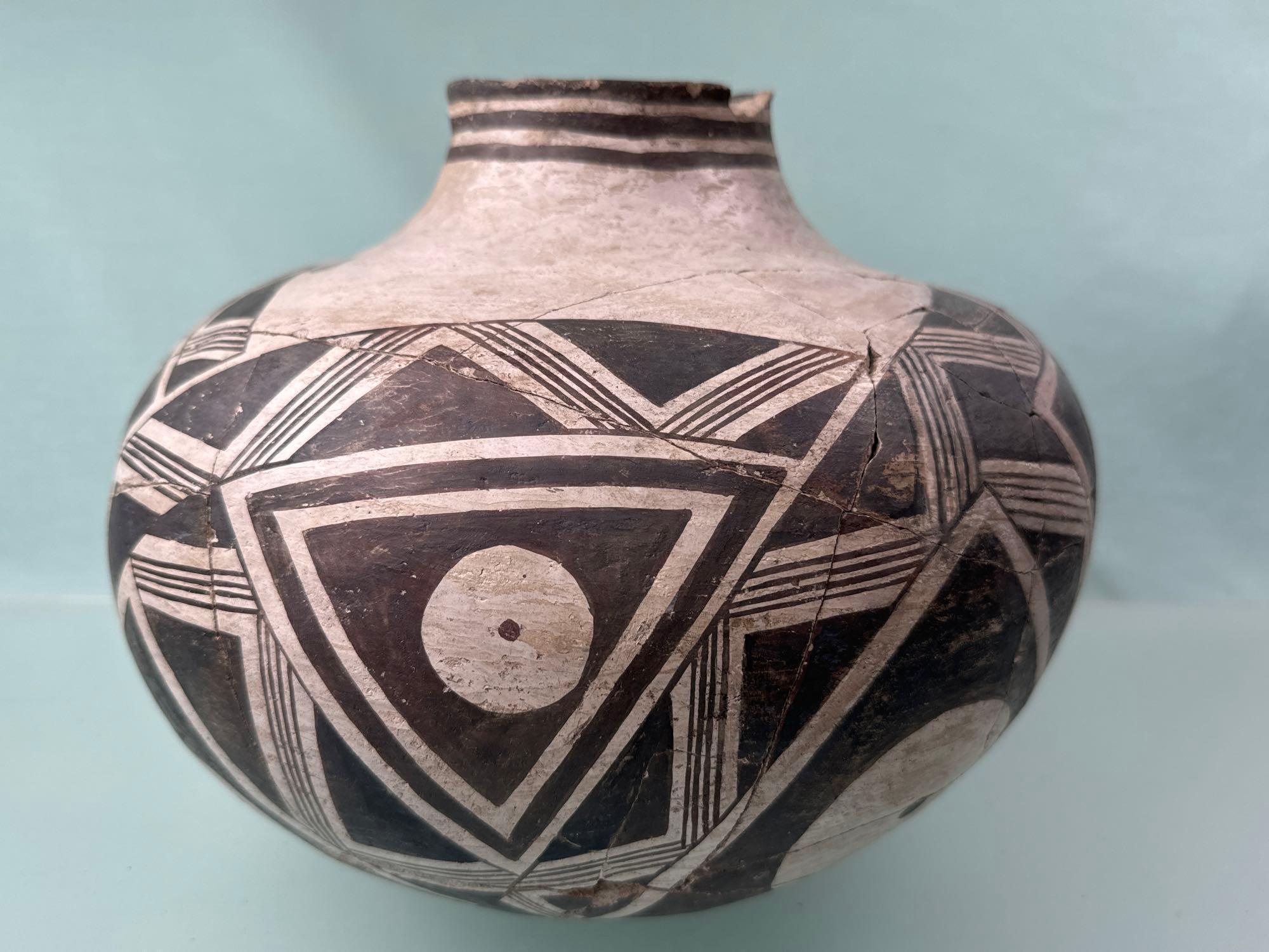 HIGHLIGHT 9"x11" Snowflake Black on White Olla Anasazi, Arizona, 95% Complete, Broken and Reglued