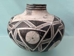 HIGHLIGHT 9"x11" Snowflake Black on White Olla Anasazi, Arizona, 95% Complete, Broken and Reglued