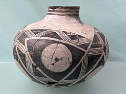 HIGHLIGHT 9"x11" Snowflake Black on White Olla Anasazi, Arizona, 95% Complete, Broken and Reglued