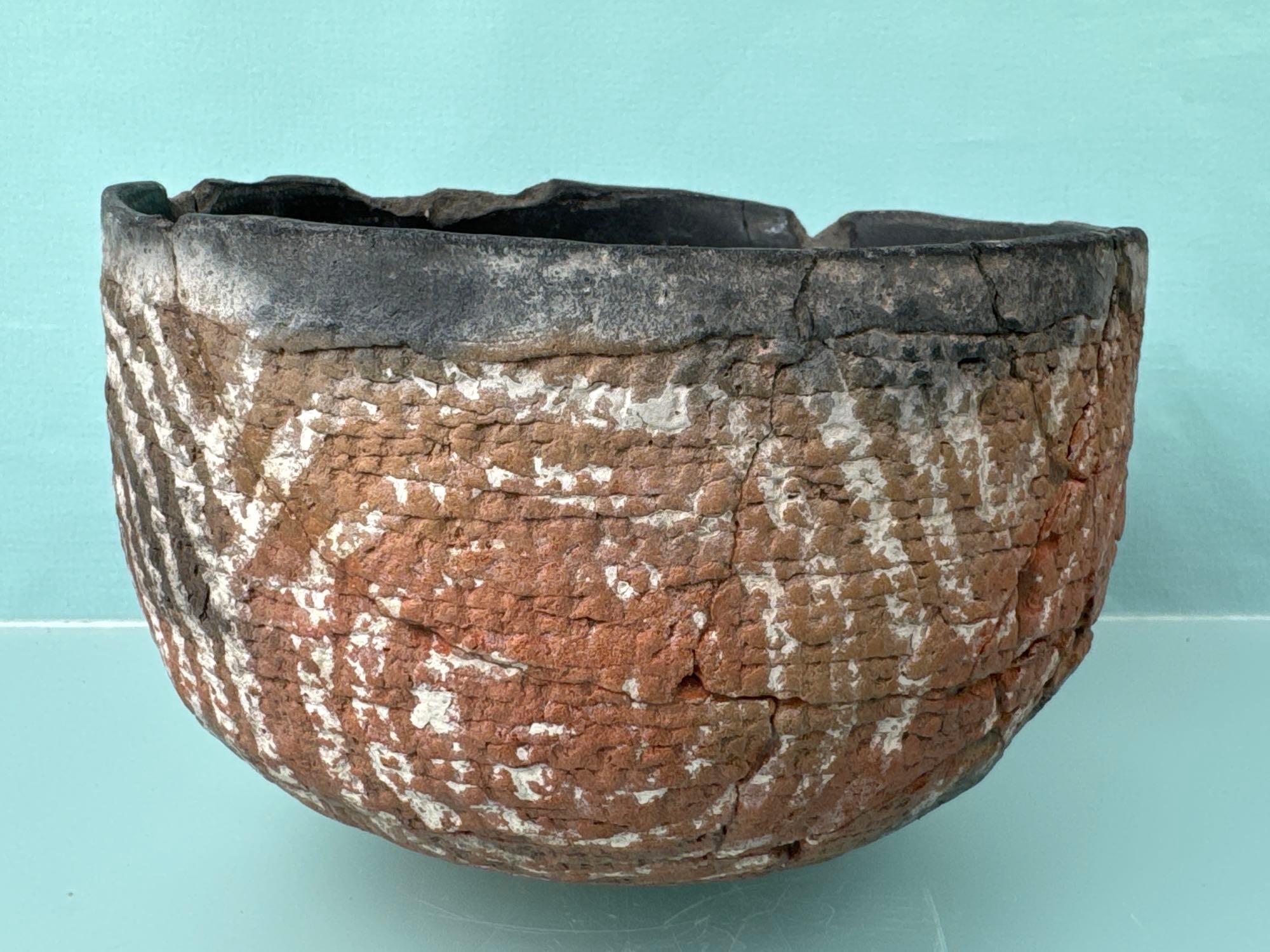 HIGHLIGHT 7" x 4 1/2" Rare Redware w/White Design, Anasazi, Broken+Reglued, NO RESTORATION