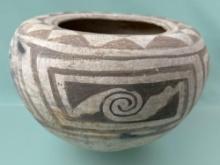 RARE 7 1/2" x 11" Anasazi Seed Pot, Black on White, COMPLETE VESSEL, Ex: Vern Crites, Olson, Miller