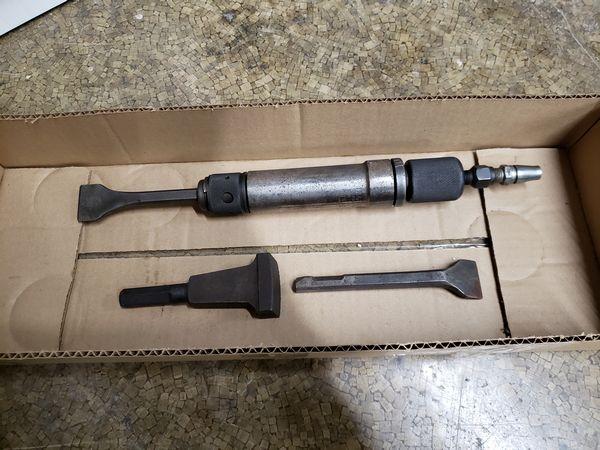 INGERSOLL RAND PNEUMATIC CHISEL WITH 3 ATTACHMENTS