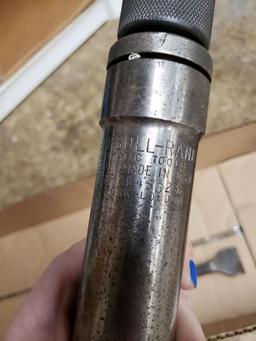 INGERSOLL RAND PNEUMATIC CHISEL WITH 3 ATTACHMENTS