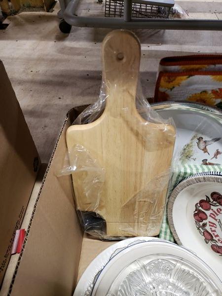 BOX OF MISC HOUSEHOLD