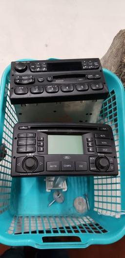 2 CAR STEREOS