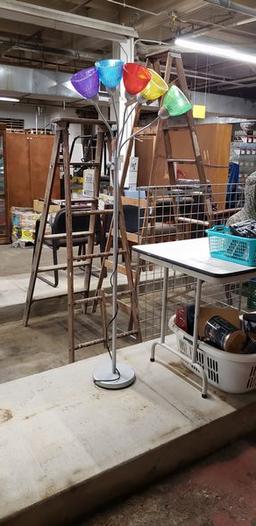 FLOOR LAMP