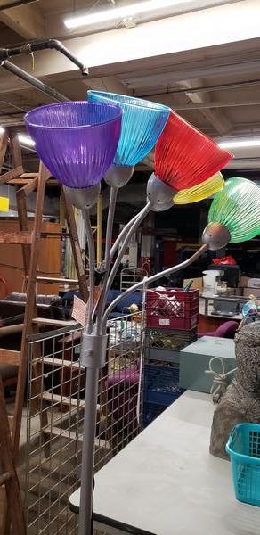 FLOOR LAMP
