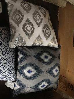 LOT OF 3 THROW PILLOWS