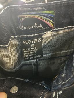 2 PAIRS OF WOMENS JEANS SIZE 15