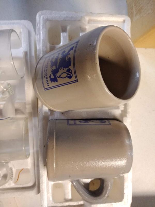 SET OF LOWENBRAU MUNICH MUGS