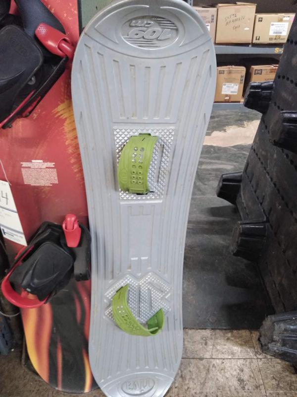 SET OF SNOW BOARDS