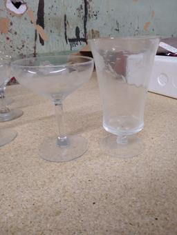 LOT OF GLASSWARE