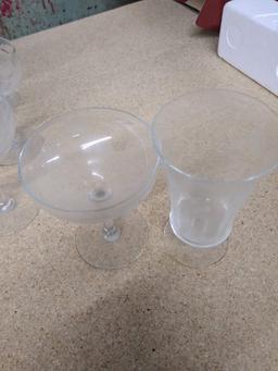 LOT OF GLASSWARE