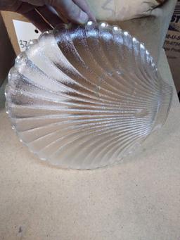 16 GLASS SEA SHELL APPETIZER PLATES