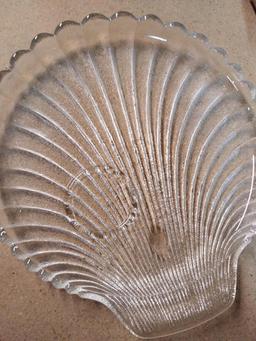 16 GLASS SEA SHELL APPETIZER PLATES