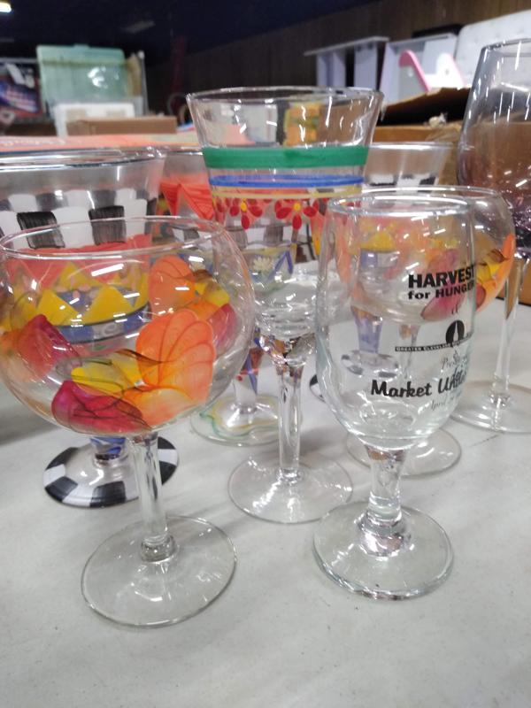 LOT OF GLASSWARE