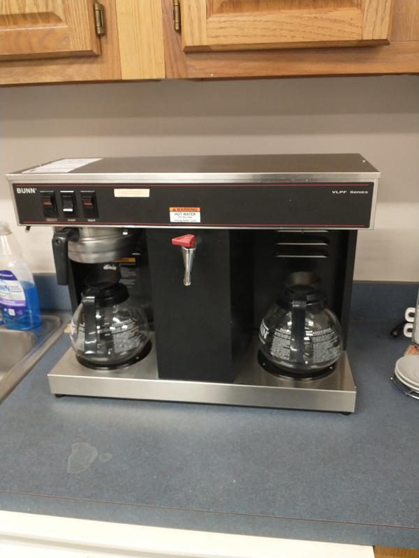 BUNN VLPF SERIES INLINE COFFEE BRWER WITH 2 LOWER WARMERS
