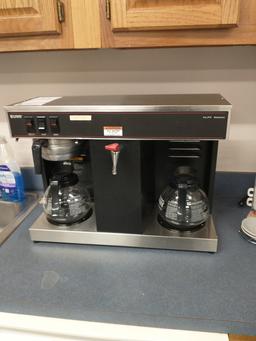 BUNN VLPF SERIES INLINE COFFEE BRWER WITH 2 LOWER WARMERS
