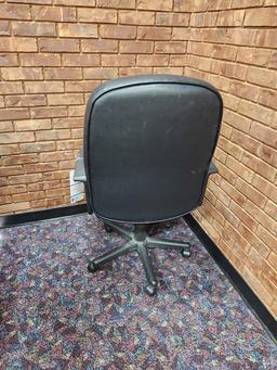 HIGHBACK ROLLING ARM OFFICE CHAIR