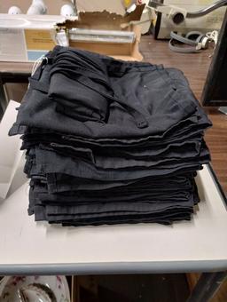 LOT OF BLACK CLOTH NAPKINS AND APRON