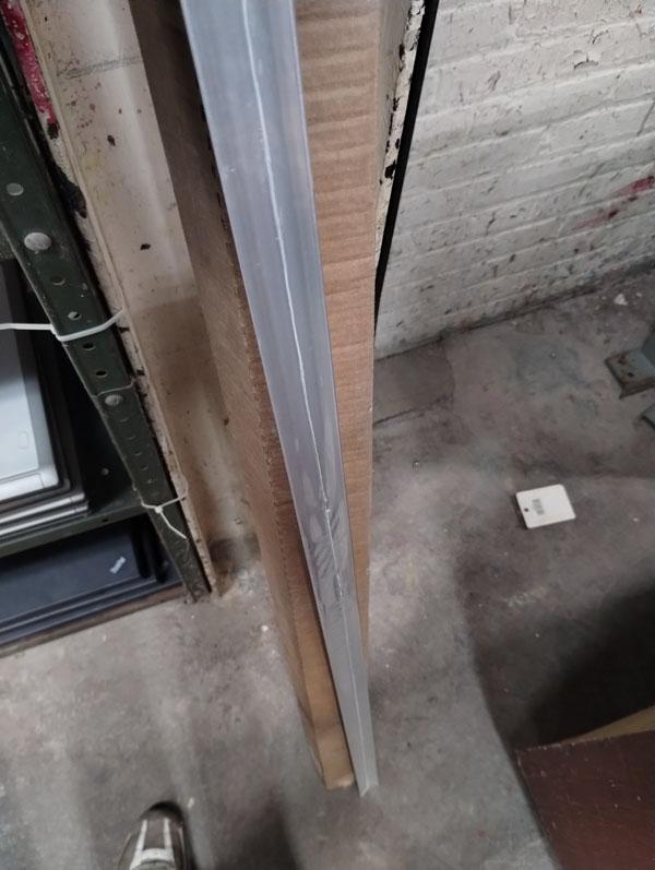 BOX OF CARPET GRIPPERS 1-1/3" X 72"