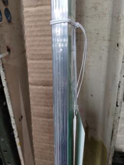 BOX OF CARPET GRIPPERS 1-1/3" X 72"