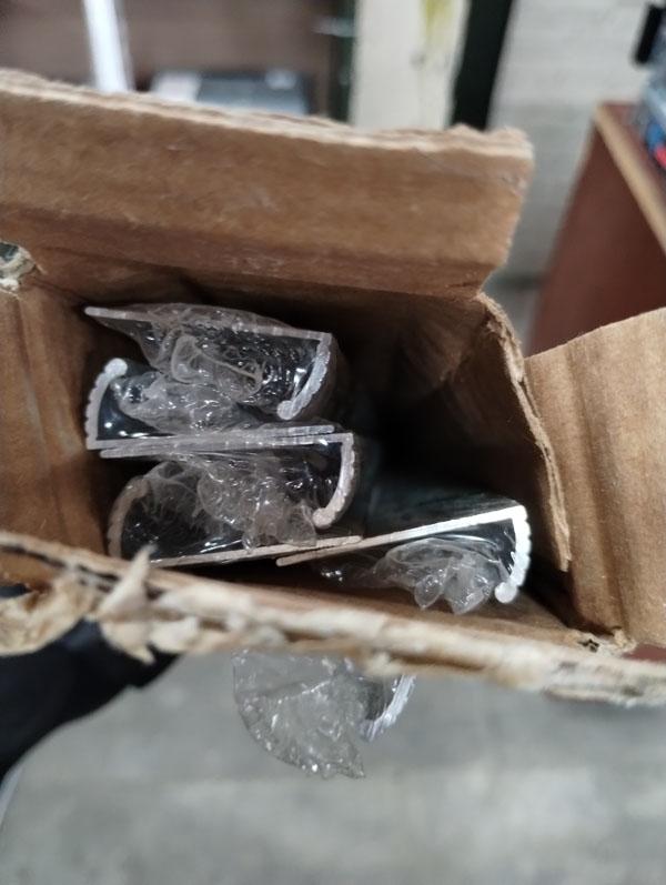 BOX OF CARPET GRIPPERS 1-1/3" X 72"