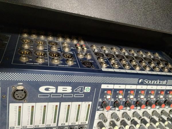 SOUNDCRAFT RW5692SM150999 PROFESSIONAL AUDIO MIXER IN PORTABLE STORAGE CASE