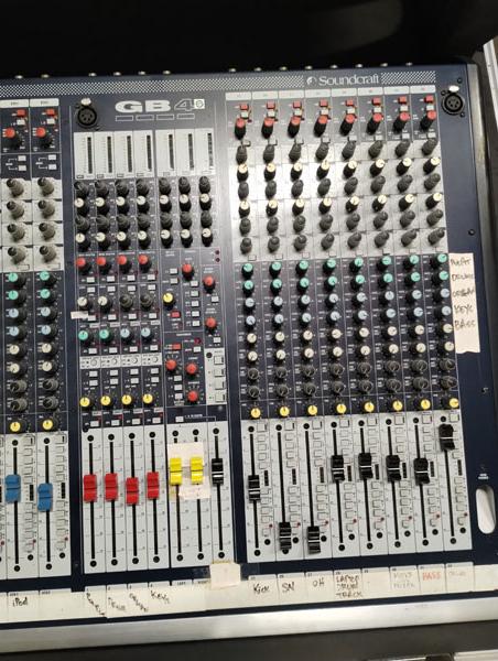 SOUNDCRAFT RW5692SM150999 PROFESSIONAL AUDIO MIXER IN PORTABLE STORAGE CASE