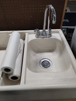 CHANGING TABLE WITH SINK AND PULL OUT STEPS   59"x24"x38"