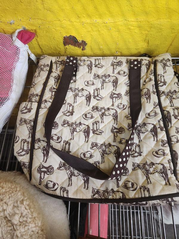 LOT OF HORSE SADDLE PADS WITH ASST HORSE BACK RIDING AND GROOMING ACCESSORIES