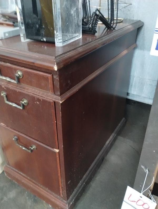 L SHAPE DESK 77" X 67"