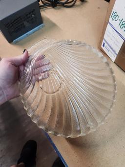 16 GLASS SEA SHELL APPETIZER PLATES