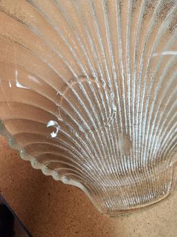 16 GLASS SEA SHELL APPETIZER PLATES