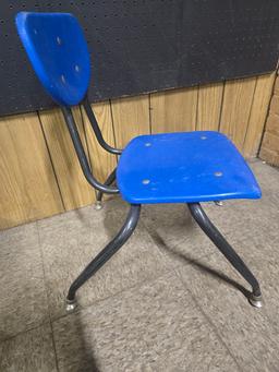 4 ASSORTED KIDS CHAIRS
