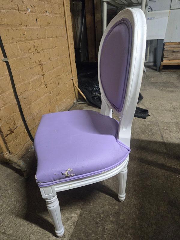 4 ASSORTED KIDS CHAIRS