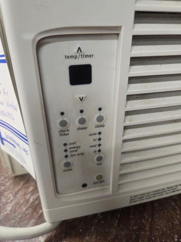FRIGIDAIRE ELECTROLUX AIR CONDITIONER WINDOW UNIT - 6500 BTU