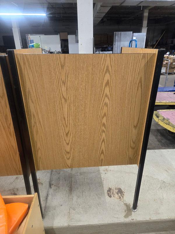 PRIVACY DESK 31" X 30" X 48"