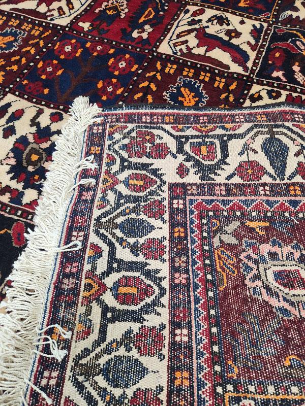 ORIENTAL TYPE AREA RUG MEASURING 9'10 X 7'3