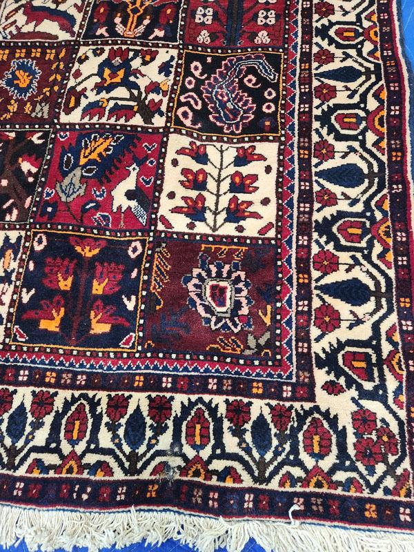ORIENTAL TYPE AREA RUG MEASURING 9'10 X 7'3
