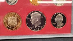 U.S. 1982 PROOF SET WITH 1789 DEPT OF TREASURY COIN